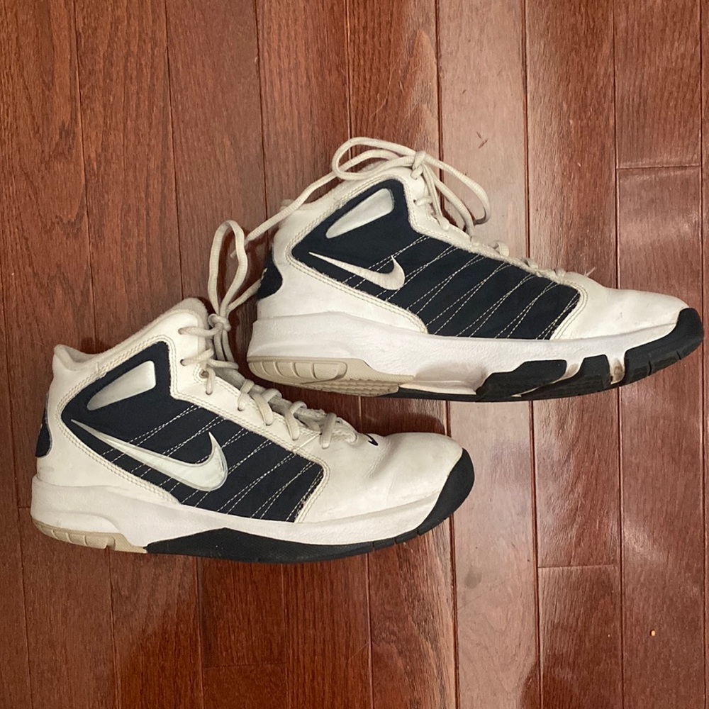 Nike Basketball Shoes - Picture 9 of 9